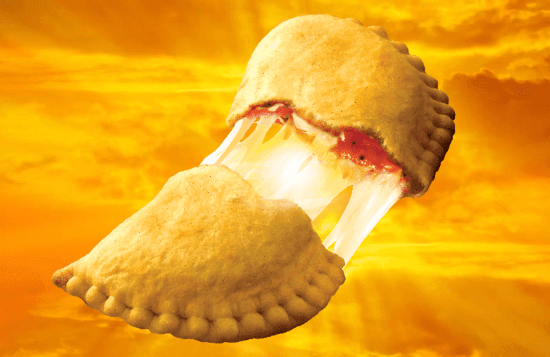 Une Pizza Pop ouverte en deux avec le soleil et des nuages en arrière-plan